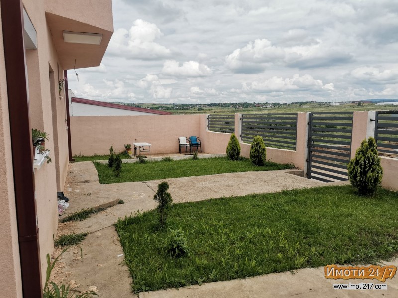 Se prodava nova semejna kuka 165m2 i dvor 380m2 vo n Jaka-o Ilinden Skopje 