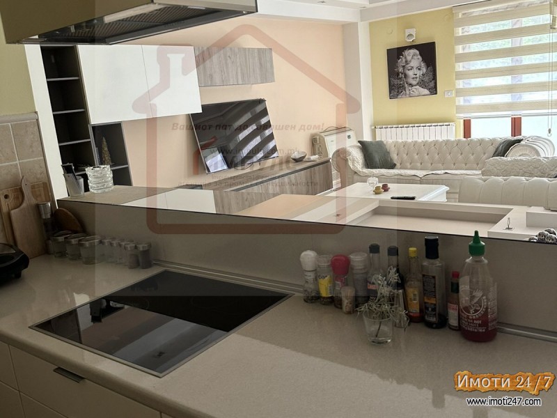 ЛУКСУЗЕН ТРОСОБЕН СТАН НА ИЗВОНРЕДНА ЛОКАЦИЈАВОДНО