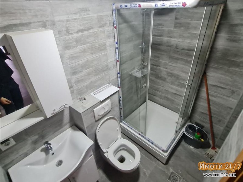 Se prodava stan 99m2 pozadi Univerzalna