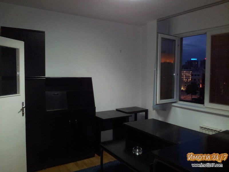 Prodavam stan vo najstrog Centar na Skopje 35 m2 na Ploshtad Filip Vtori