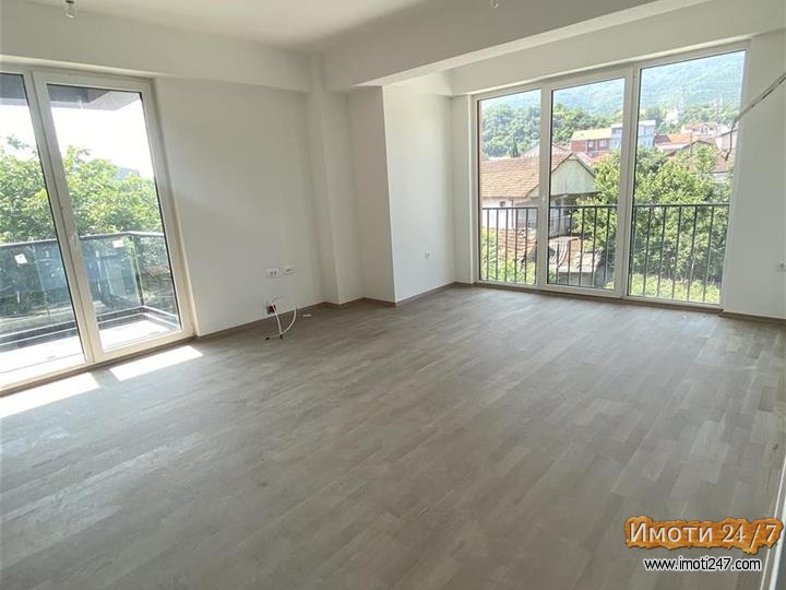 Se prodava stan 69m2 vo Taftalidze 2