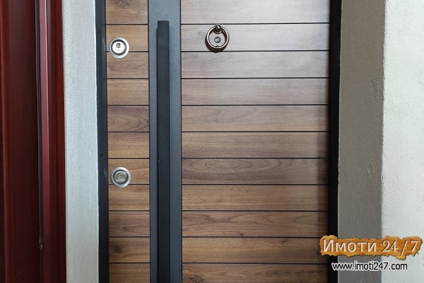 Stan 70m2 + 6m2 Podrum na 1-vi sprat CELOSNO RENOVIRAN - NOV