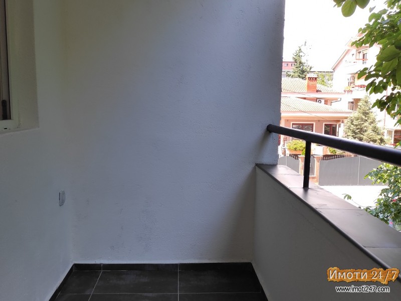 Se prodava celosno renoviran Stan 70m2 na pvi kat +6m2 podrum