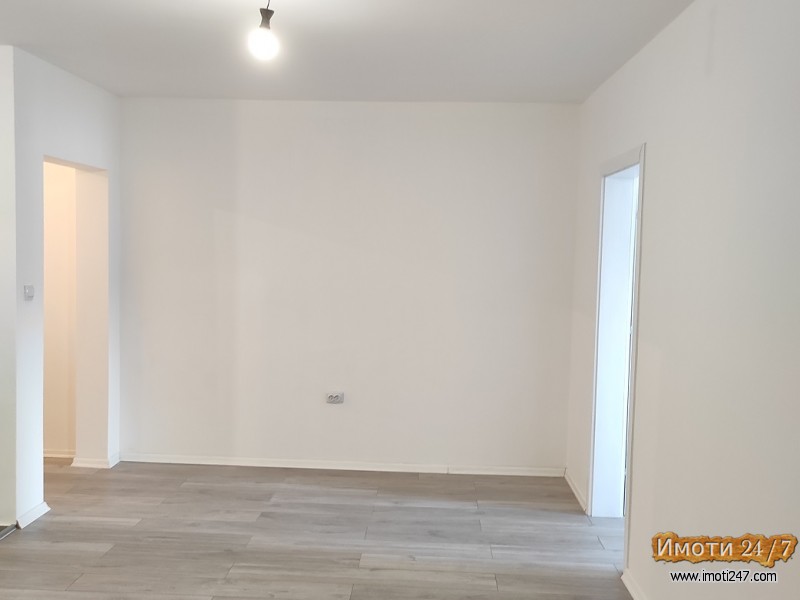 Se prodava celosno renoviran Stan 70m2 na pvi kat +6m2 podrum