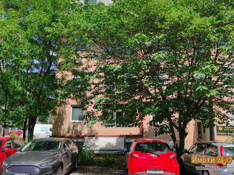 Se prodava celosno renoviran Stan 70m2 na pvi kat +6m2 podrum