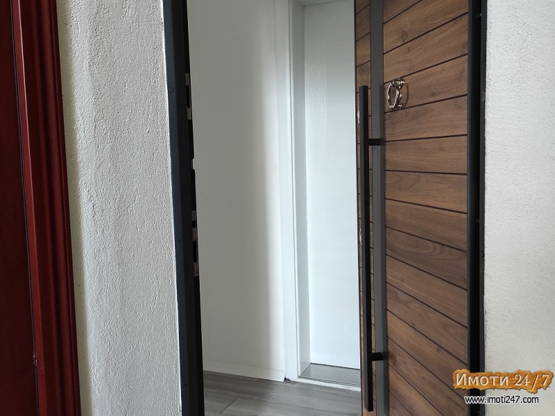 Stan 70m2 + 6m2 Podrum na 1-vi sprat CELOSNO RENOVIRAN - NOV