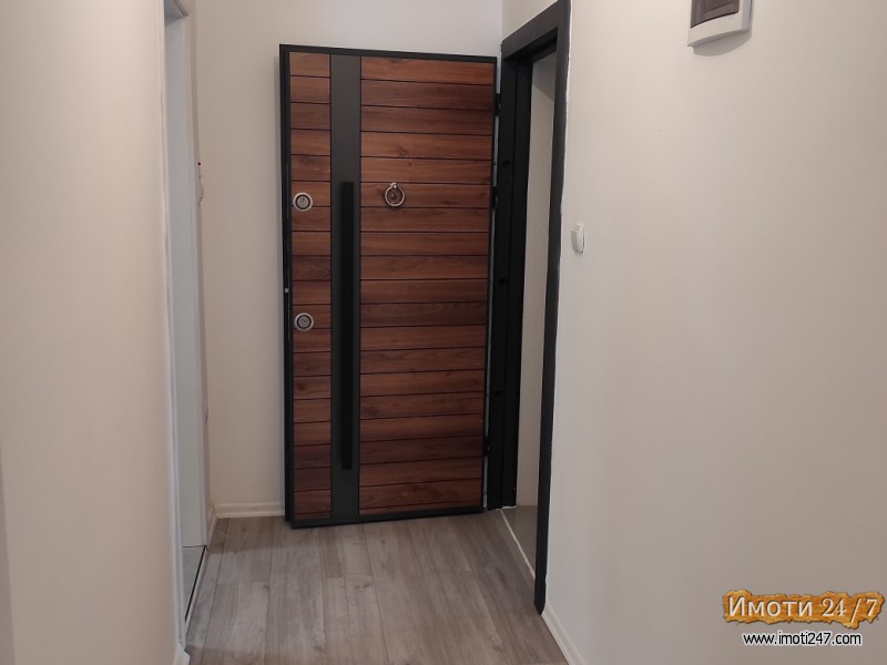 Stan 70m2 + 6m2 Podrum na 1-vi sprat CELOSNO RENOVIRAN - NOV