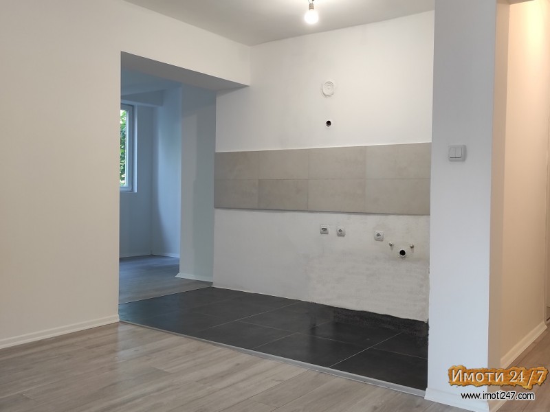 Stan 70m2 + 6m2 Podrum na 1-vi sprat CELOSNO RENOVIRAN - NOV