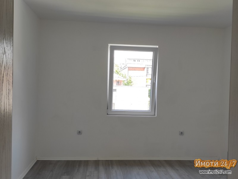 Stan 70m2 + 6m2 Podrum na 1-vi sprat CELOSNO RENOVIRAN - NOV