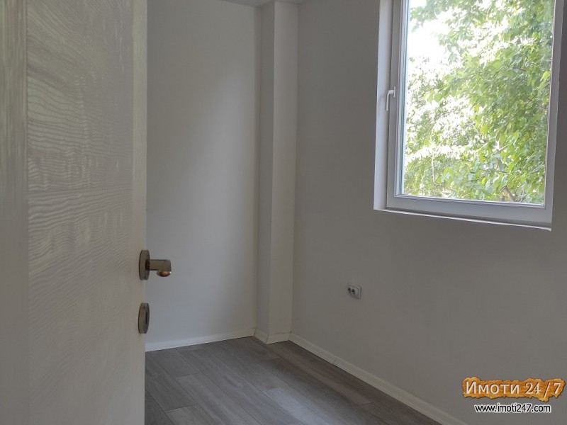 Stan 70m2 + 6m2 Podrum na 1-vi sprat CELOSNO RENOVIRAN - NOV