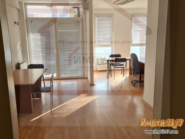 NAMESTEN DELOVEN PROSTOR VO CENTARKAJ KATOLICKA CRKVA