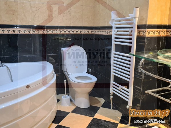 NAMESTEN DELOVEN PROSTOR VO CENTARKAJ KATOLICKA CRKVA