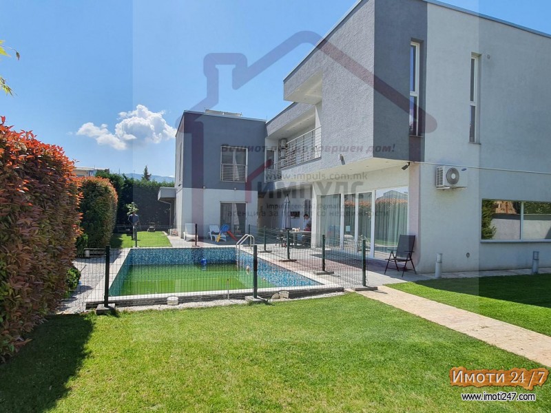 ВПЕЧАТЛИВА И ПРОСТРАНА КУЌА НА ИДЕАЛНА ЛОКАЦИЈА