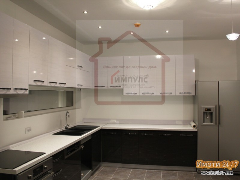 ВПЕЧАТЛИВА И ПРОСТРАНА КУЌА НА ИДЕАЛНА ЛОКАЦИЈА