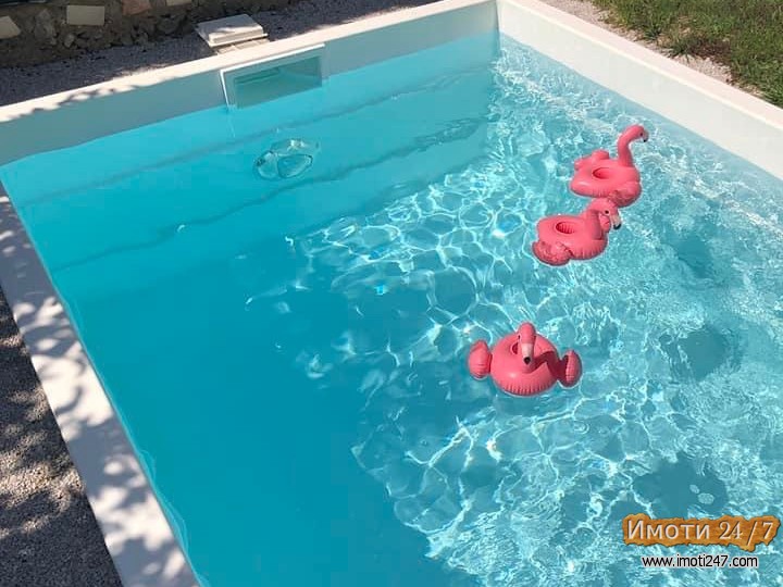 Izdavam dvosoben namesten stan - zakup i smetki = 20000den