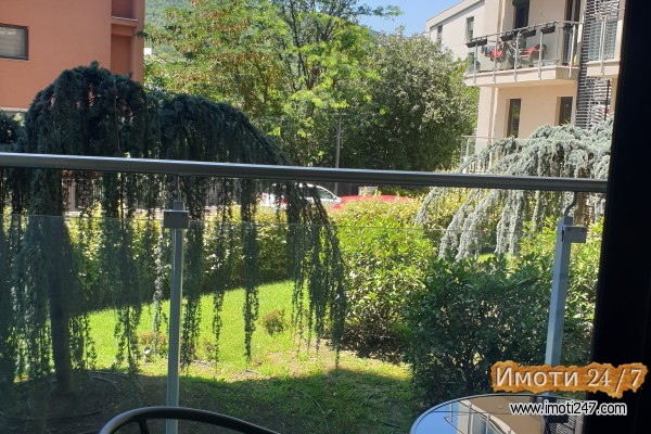 Se prodava luksuzen namesten stan na vodno panorama 48 m2