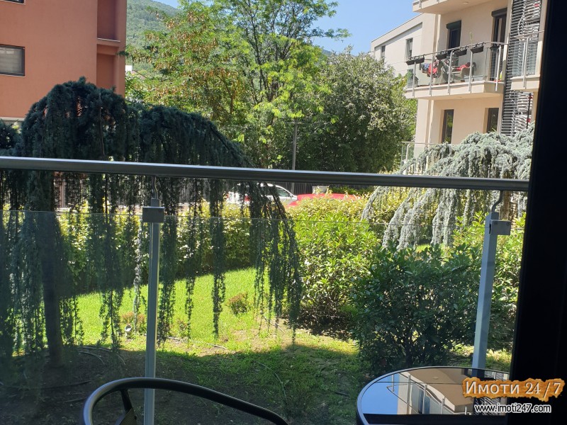 Se prodava luksuzen namesten stan na vodno panorama 48 m2