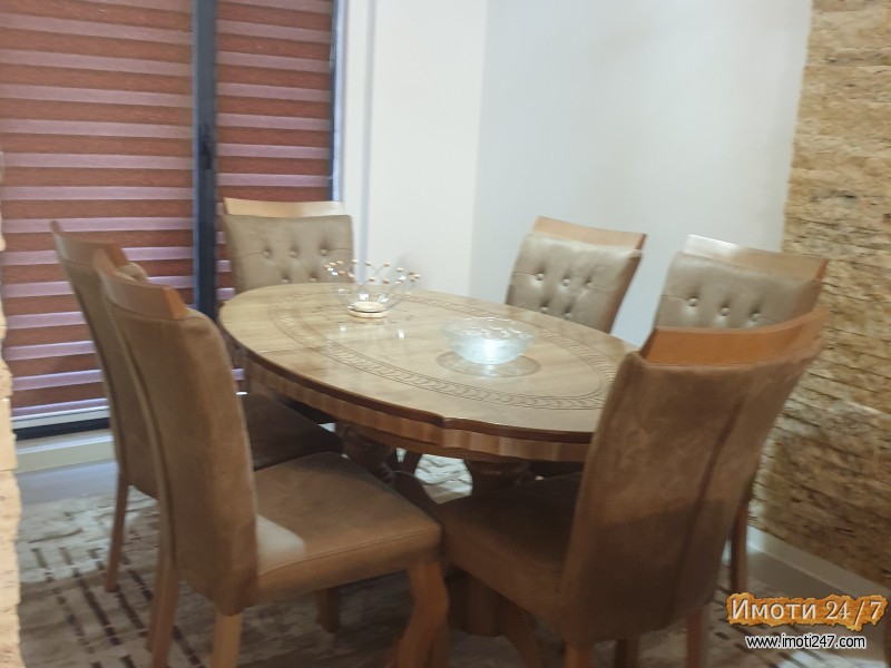 Se prodava luksuzen namesten stan na vodno panorama 48 m2