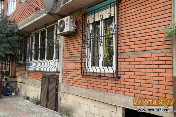 Се продава стан на приземје 160м2 Соодветен за ординација