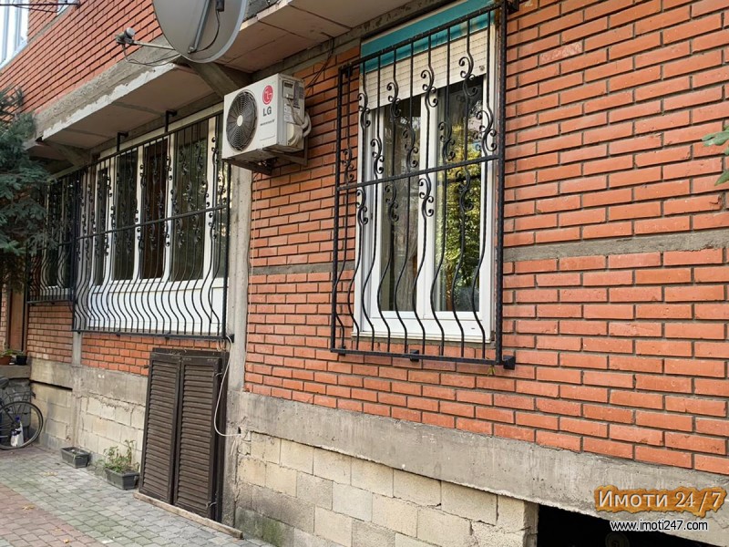 Се продава стан на приземје 160м2 Соодветен за ординација