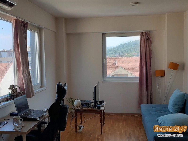 Garsoonjera So Ubav Pogled vo Kisela Voda