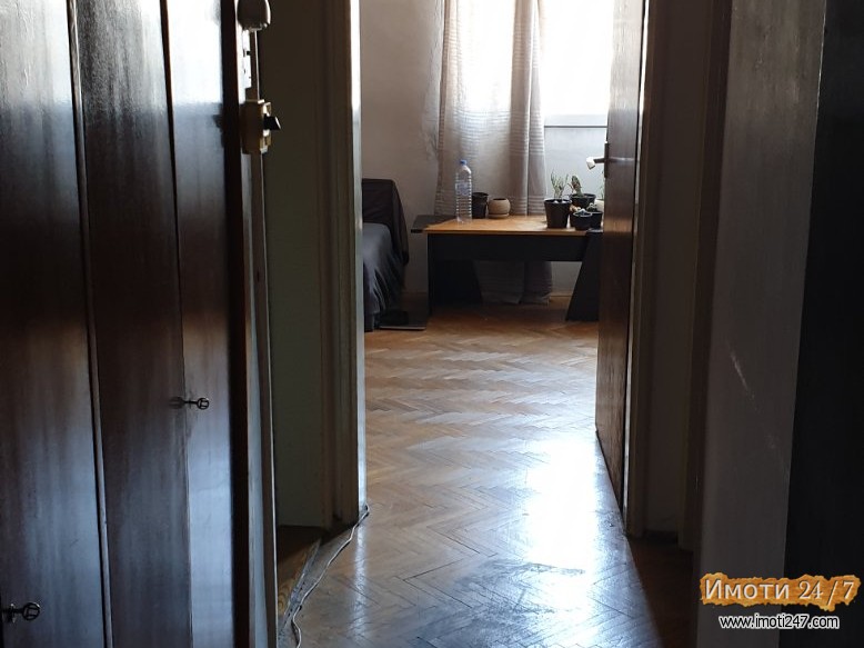 prodavam stan 86m2 vo Centar kuli Gradski zid
