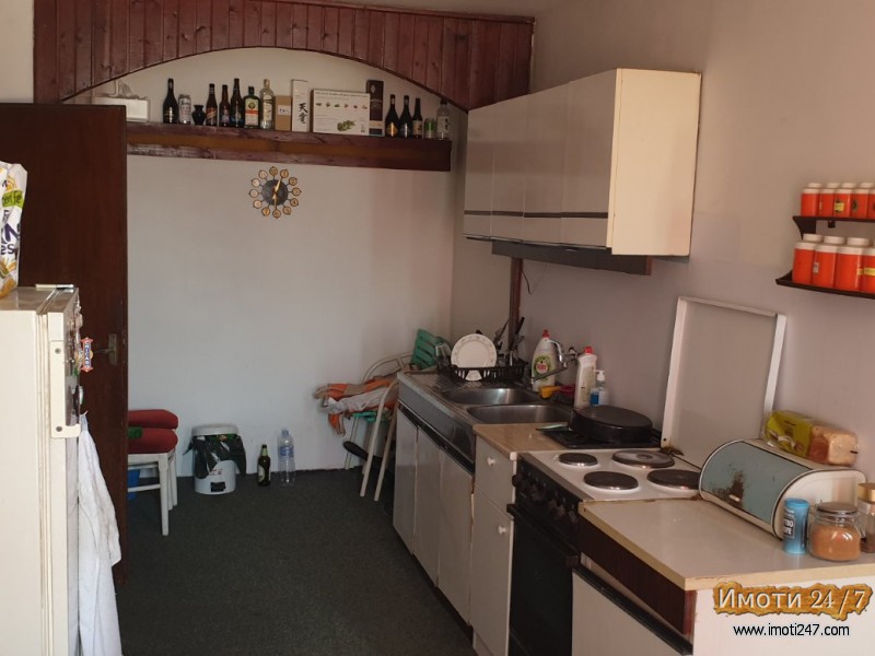 prodavam stan 86m2 vo Centar kuli Gradski zid