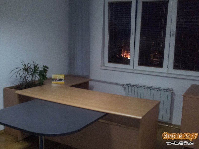 Prodavam stan vo najstrog Centar na Skopje 35 m2 na Ploshtad Filip Vtori