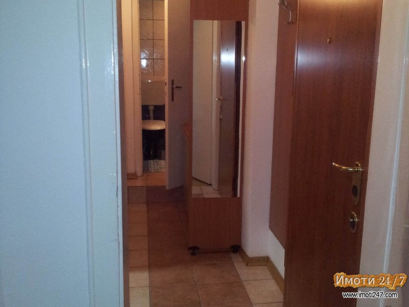 Prodavam stan vo najstrog Centar na Skopje 35 m2 na Ploshtad Filip Vtori