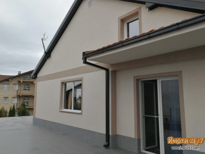 Prodavam kukja vo naselba Cento 100m2 + potkrovje + magacin