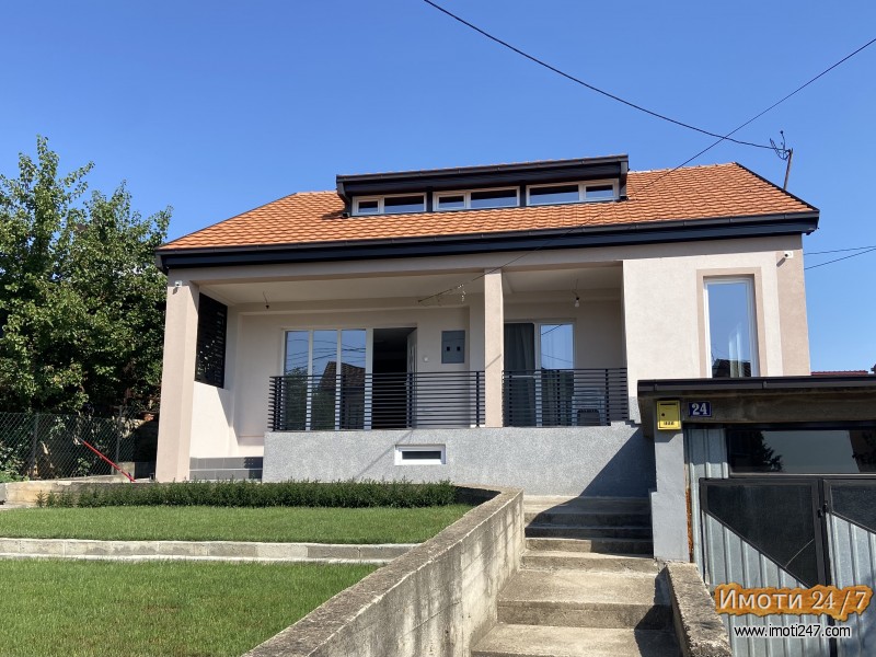 Prodavam kukja vo naselba Cento 100m2 + potkrovje + magacin