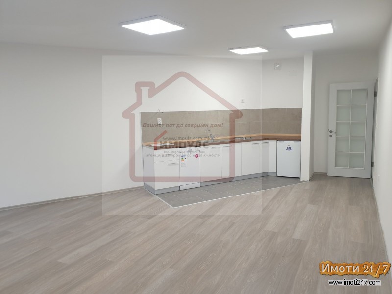 DELOVEN PROSTOR NA ODLICNA LOKACIJA VO DEBAR MAALOKALA