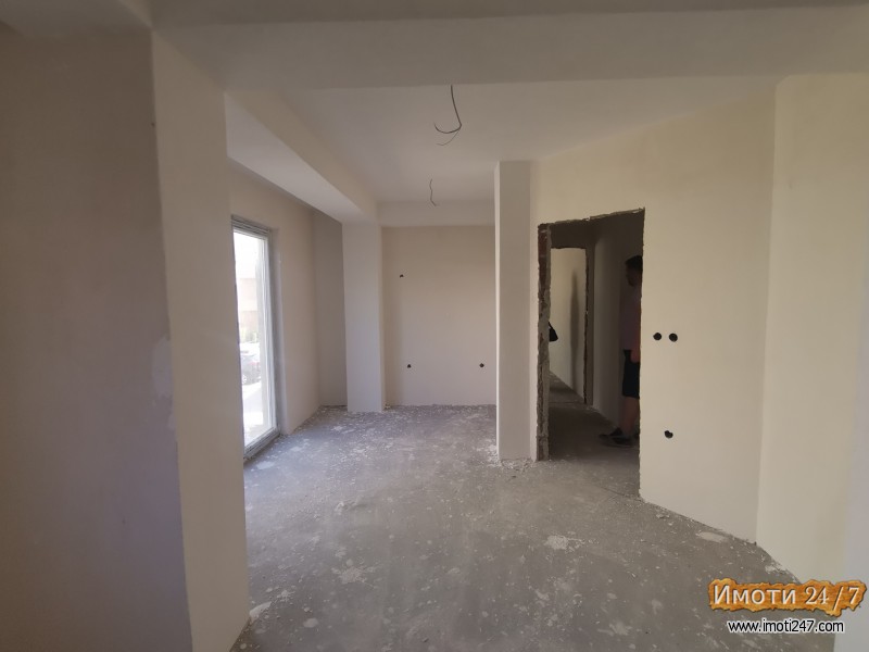 SE PRODAVA 45m2 CENTAR - ZAD HOTEL TINO