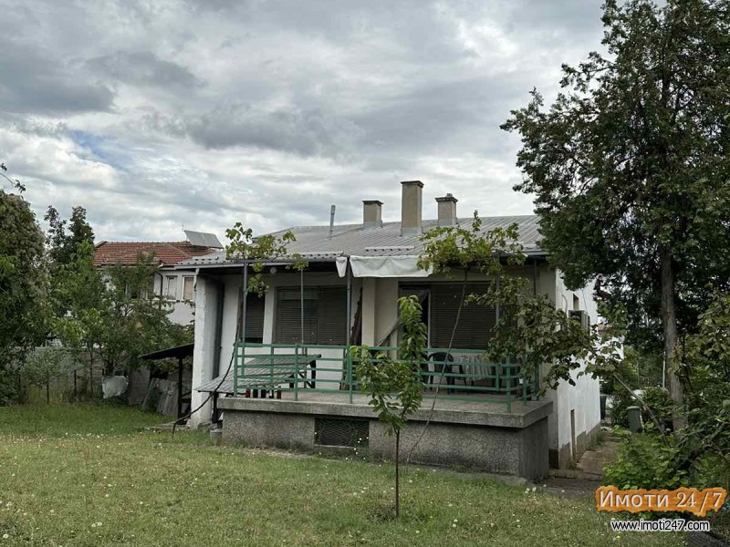 Se prodava kukja 99m2 vo Butel 2