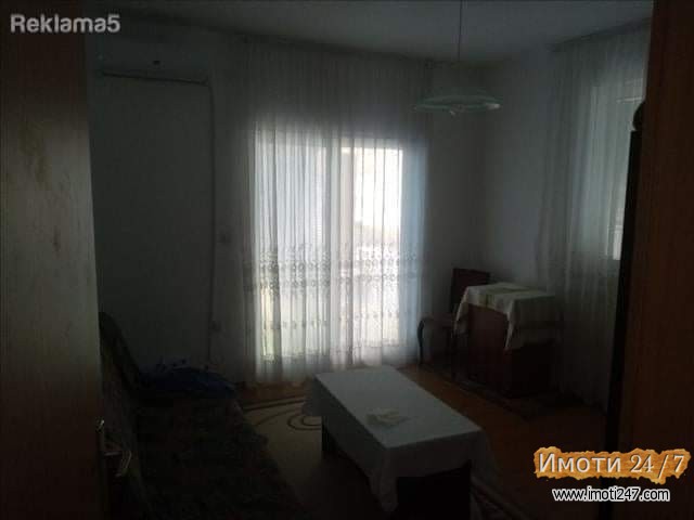 KUKA VO STARIOT DEL NA OHRID SO PREKRASEN POGLED NA EZEROTO I PLOSTADOT