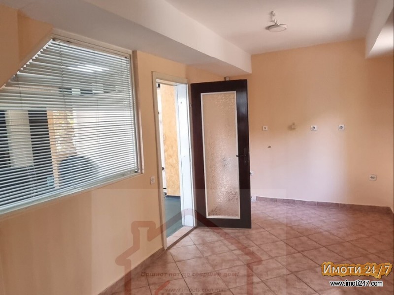 АТРАКТИВЕН ДЕЛОВЕН ПРОСТОР НА ТОП ЛОКАЦИЈА ВО КАРПОШ