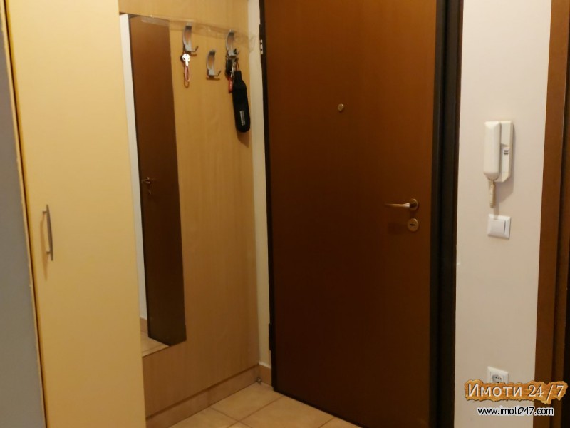 Se prodava stan vo Centar