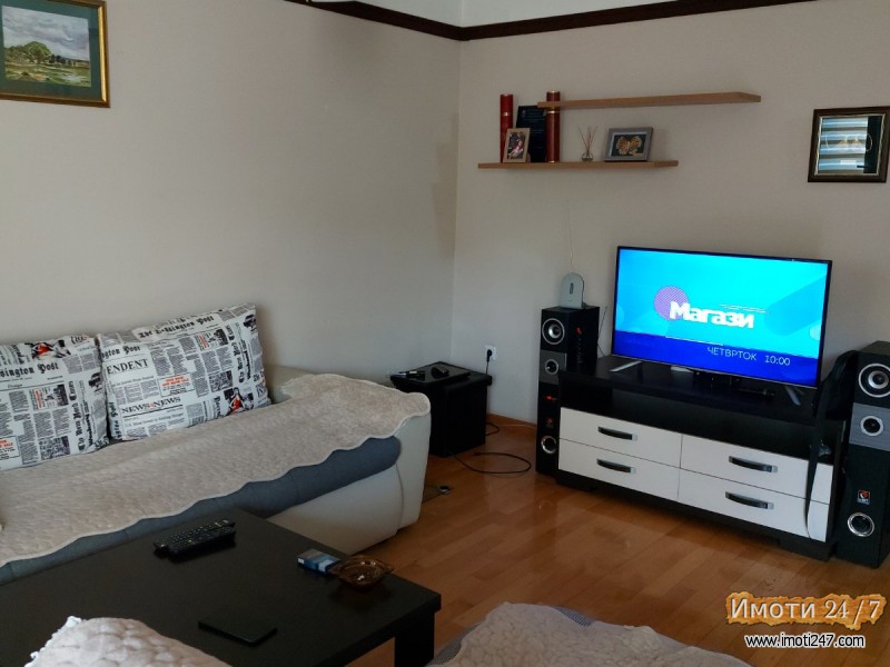 Se prodava stan vo Centar