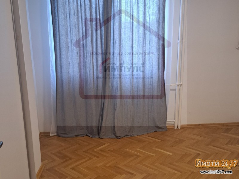 PRAZEN TROSOBEN STAN KOMPLETNO RENOVIRAN VO CENTARSOBOREN HRAM