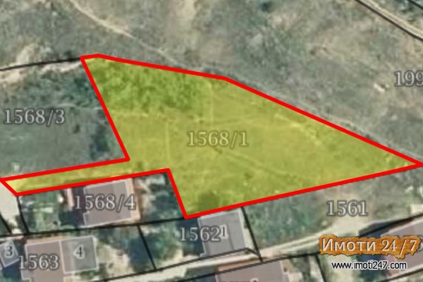 Plac 1600m2