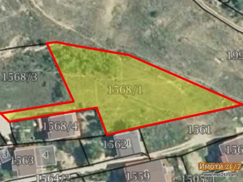 Plac 1600m2