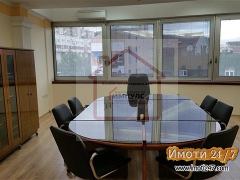 NAMESTEN DELOVEN PROSTOR SO LOKACIJA VO CENTAR