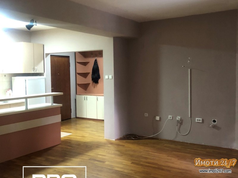 60m2 izdavanje Debar Maalo