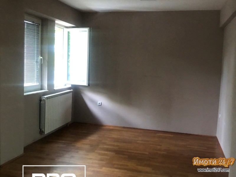 60m2 izdavanje Debar Maalo