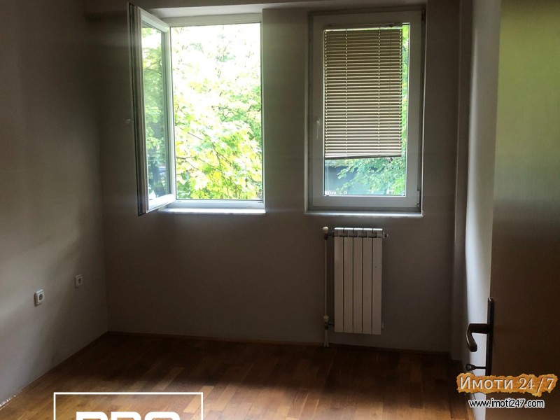 60m2 izdavanje Debar Maalo