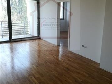 ПРАЗЕН ТРОСОБЕН СТАН ВО ЦЕНТАРДЕБАР МААЛО