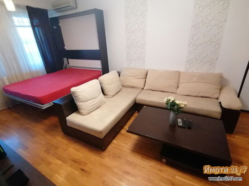 Se izdava celosno namesten stan vo Crniche 