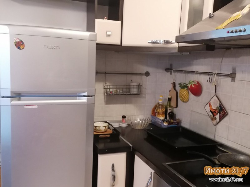 Se izdava celosno namesten stan vo Crniche 