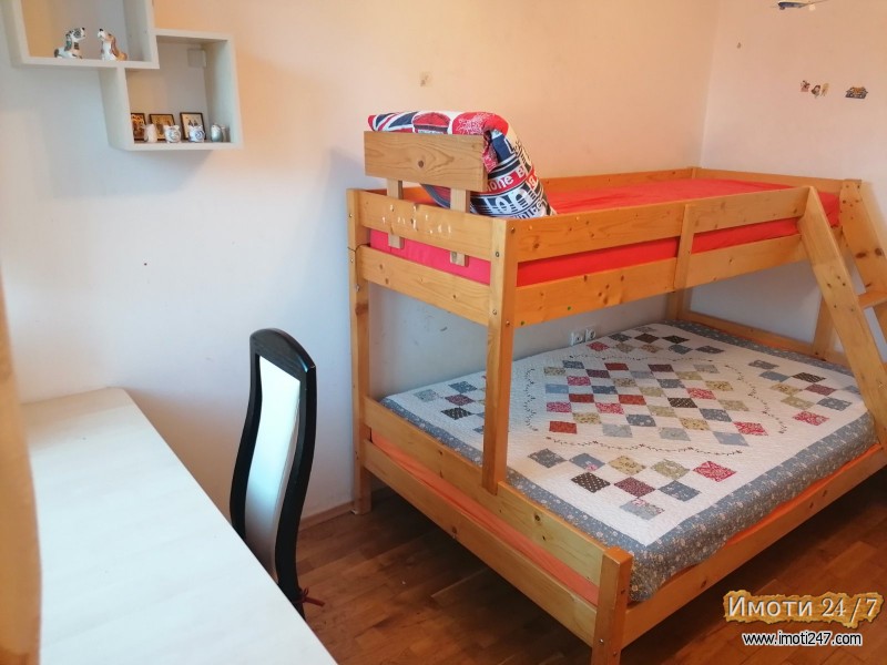 Se izdava celosno namesten stan vo Crniche 