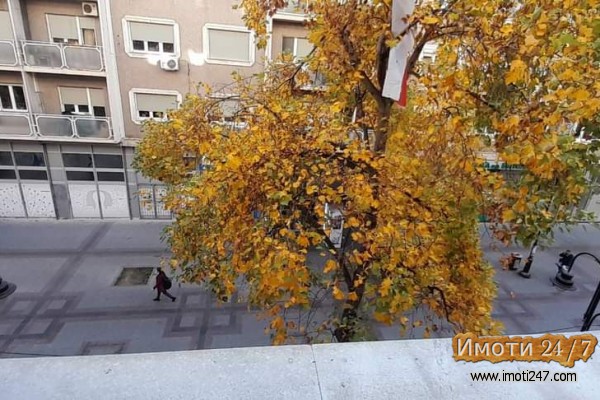 Издавам реновиран стан на плоштадул Македонија